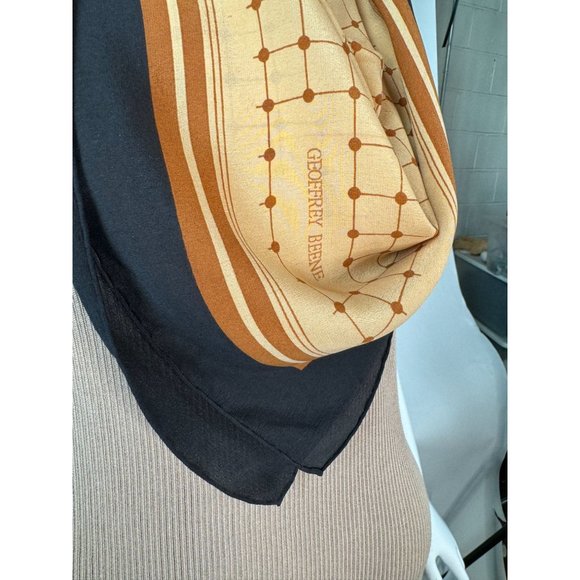 Goeffrey Beene Vintage Grid Scarf 31 x 30 Brown Grid Polyester - Picture 3 of 16